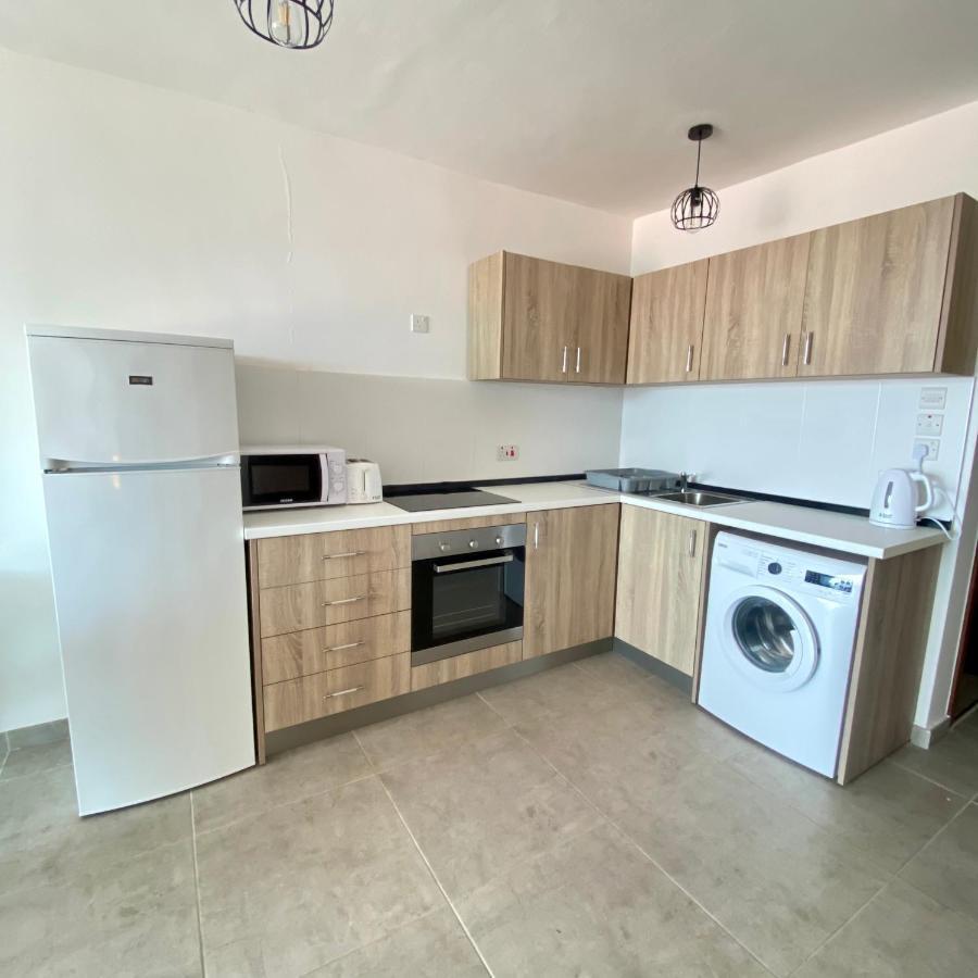 F1 2 St Julians, Private Room, Bathroom & Living Shared San Ġiljan Exterior foto